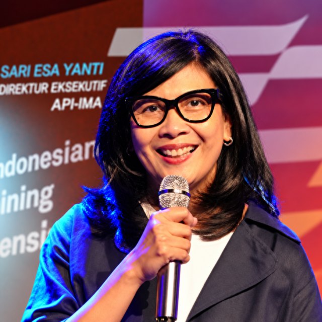 Foto profil Sari Esayanti